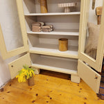 display case "Alicia"