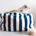Kulturtasche Dunkelblau/Weiß